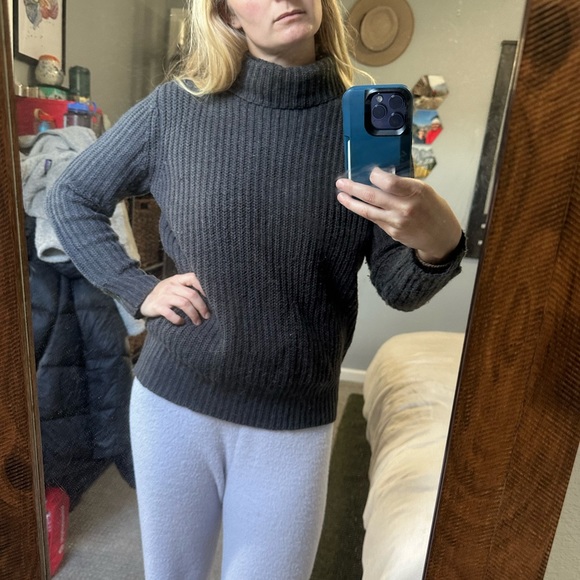 Great Turtleneck sweater - Picture 2 of 9